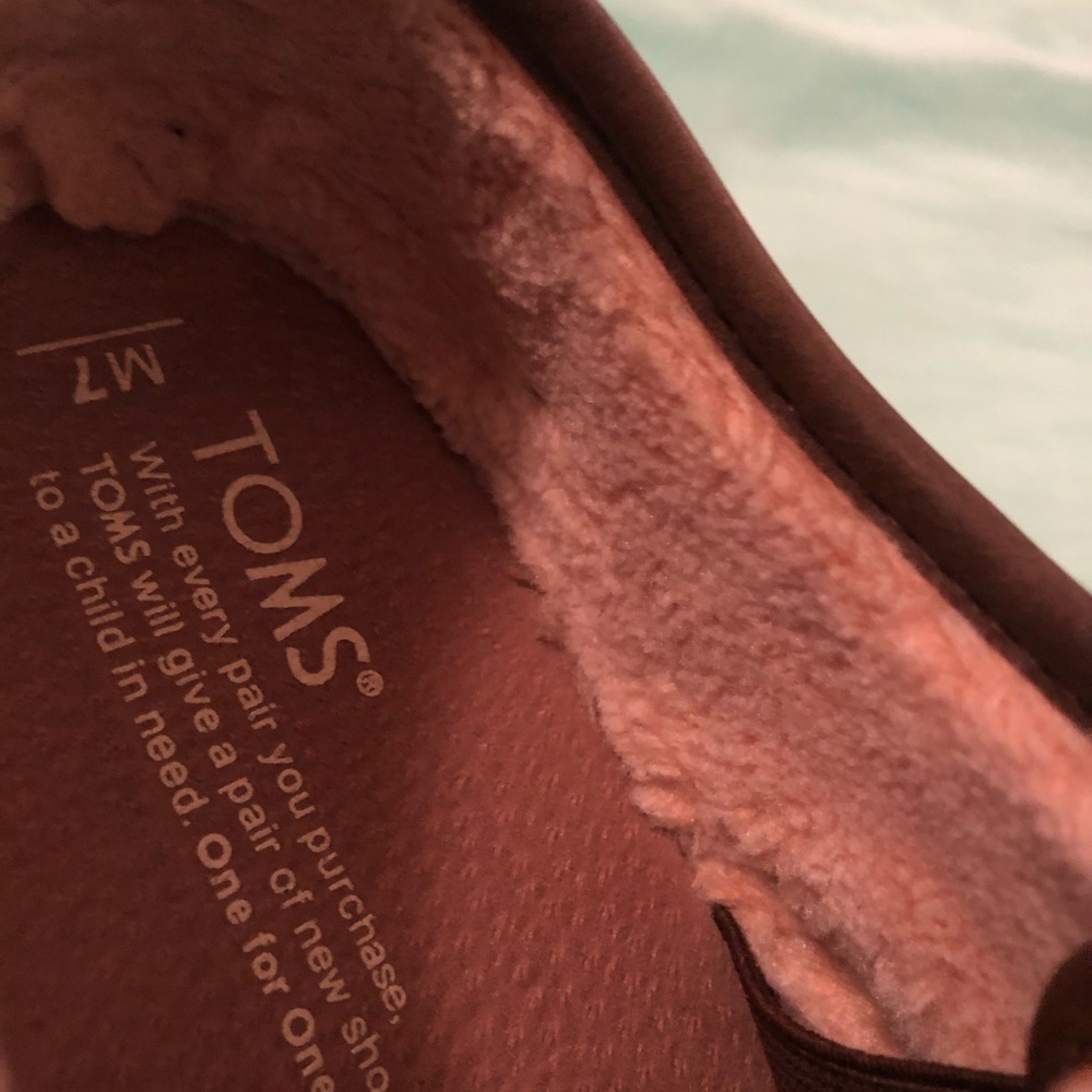 Toms - Picture 4 of 4